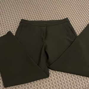 Lululemon Black Traveler pants EUC size 12